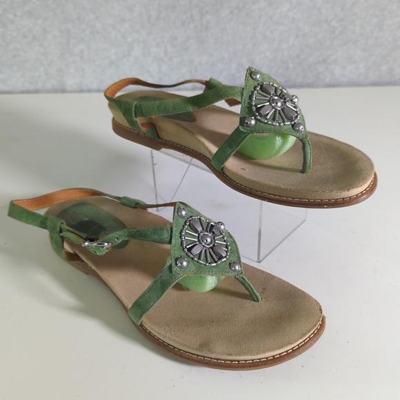 Earthies 10B Tello Leather Green Sandals Silver Medallion Flats South West‎ - Picture 1 of 5